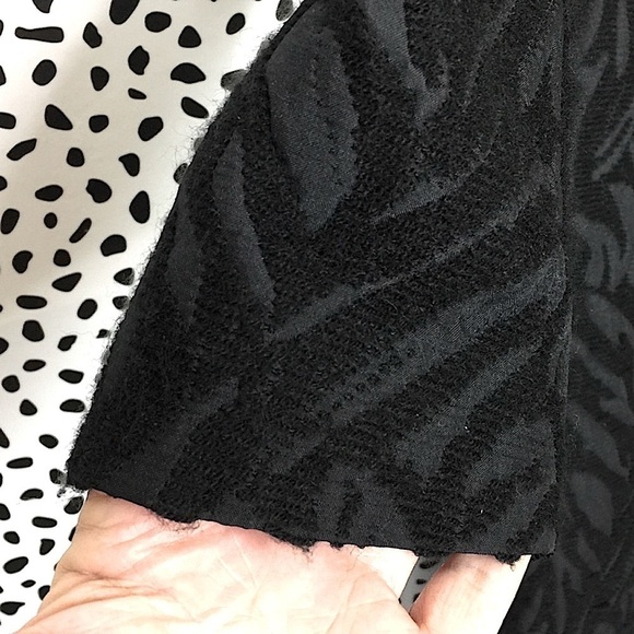 𝅺DANA Buchman Vintage Black on Black Zebra Print Evening Coat Size Medium - Picture 6 of 7